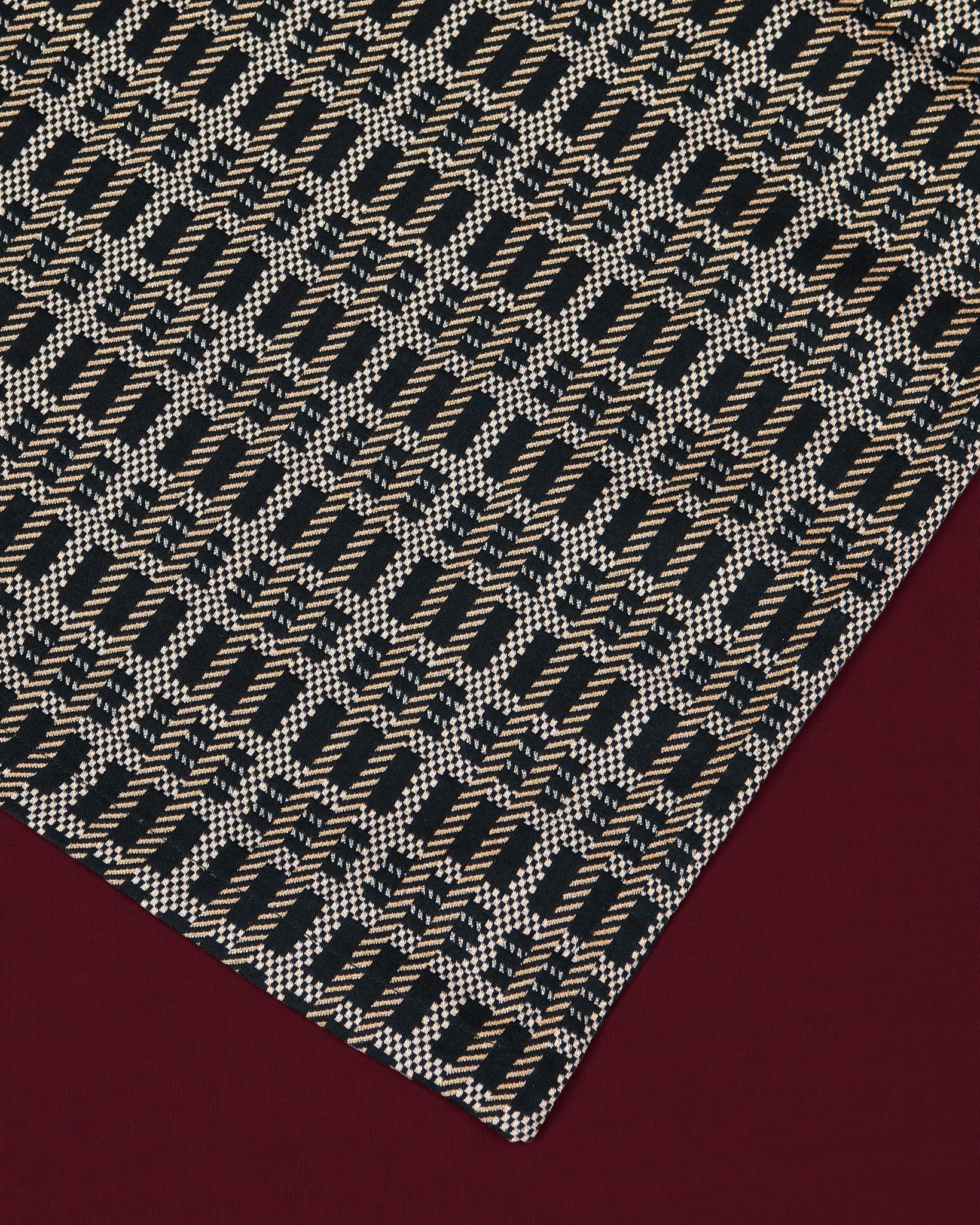 Tablecloth Blurry Lines