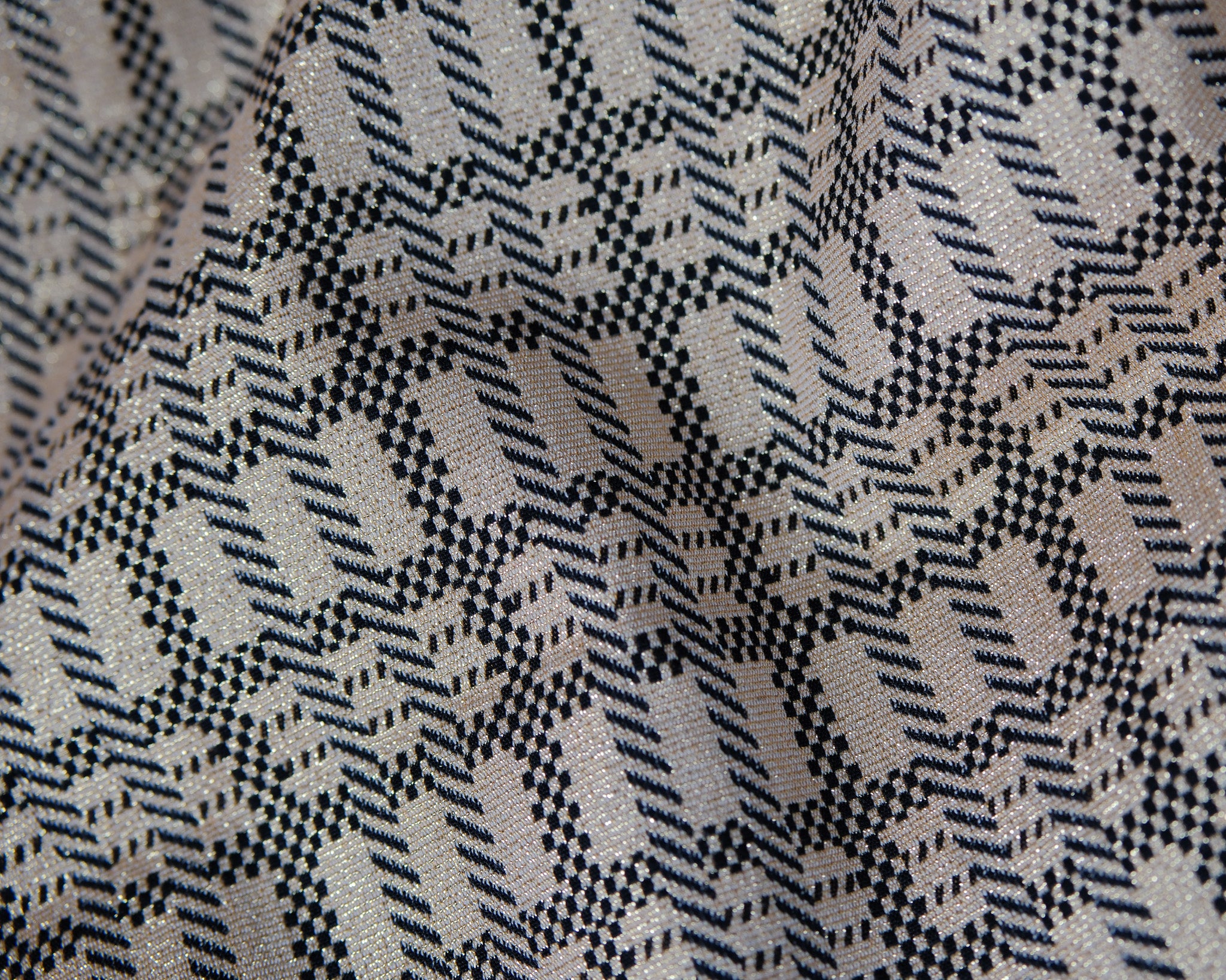 Tablecloth Blurry Lines